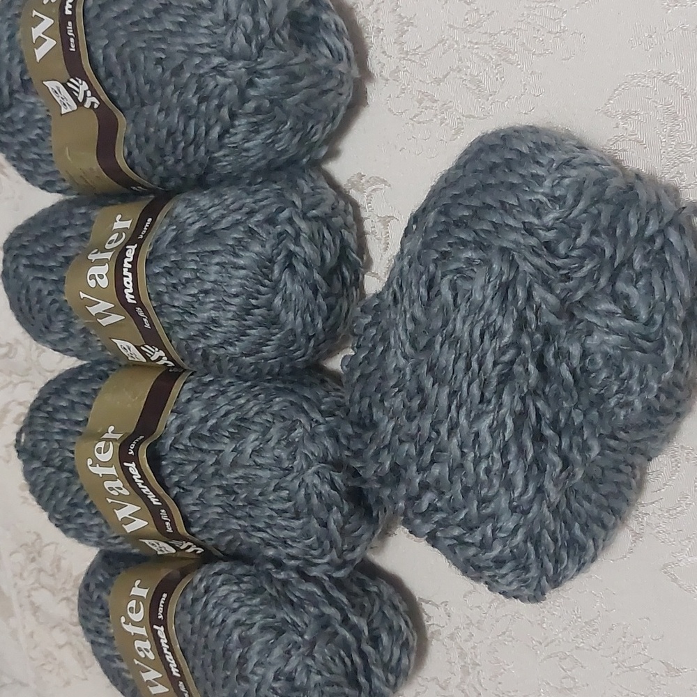 NWT, multi color yarn, made in Italy, 43% acrylic,40% wool, 17% Alpaca